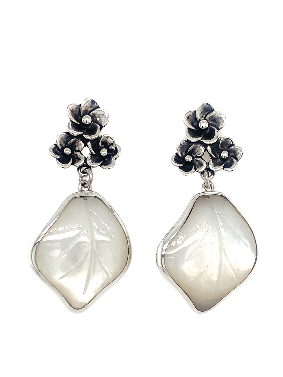 Sterling Silver &amp; Hand-Carved Mother-of-Pearl Petal Earrings - QINTI The Peruvian Shop