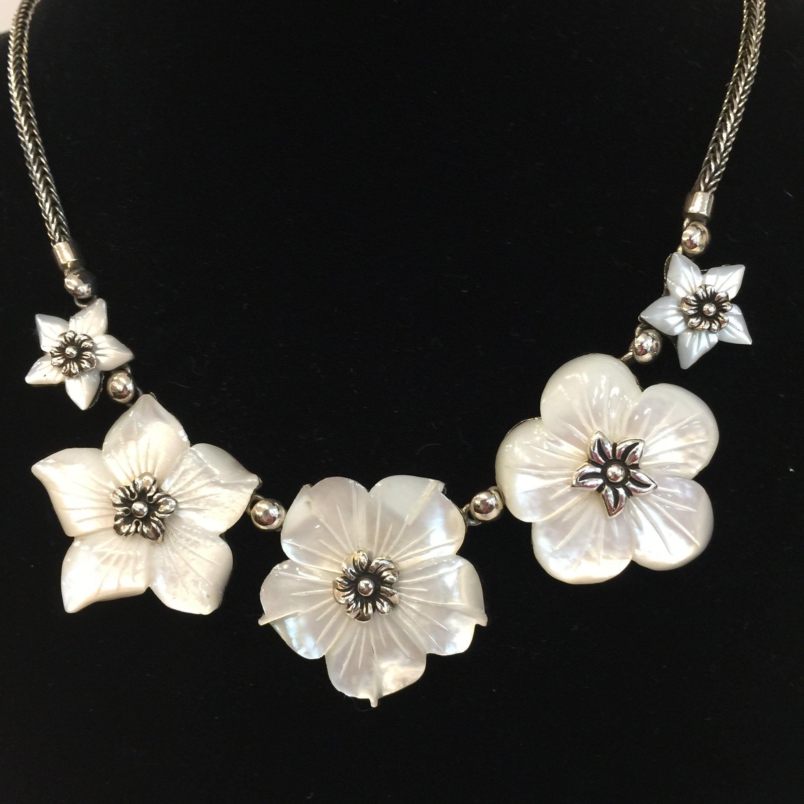 Mother of Pearl Sterling Silver Jewelry - Qinti - The Peruvian Shop