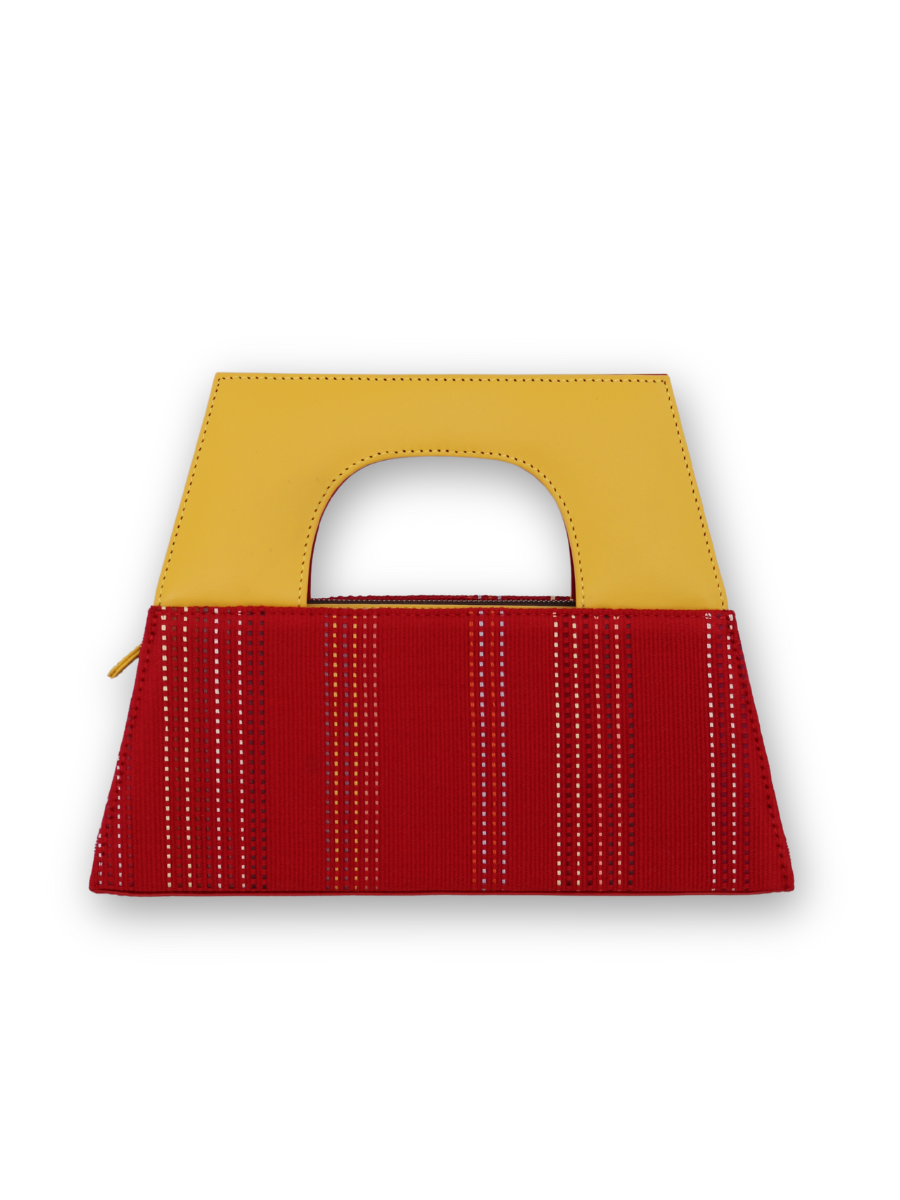 Handwoven Kuskaya Handbag with Leather A-handle - QINTI The Peruvian Shop