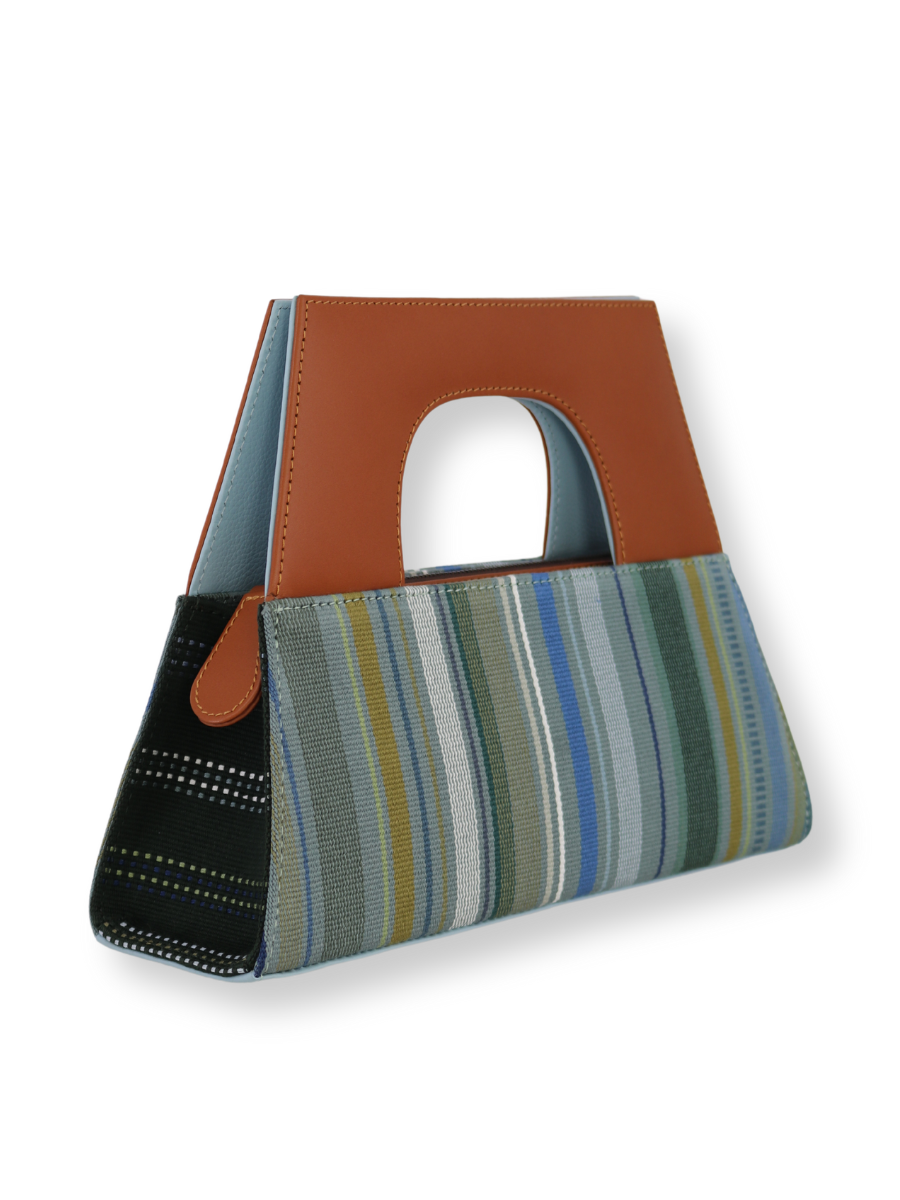 Handwoven Kuskaya Handbag with Leather A-Handle - QINTI The Peruvian Shop