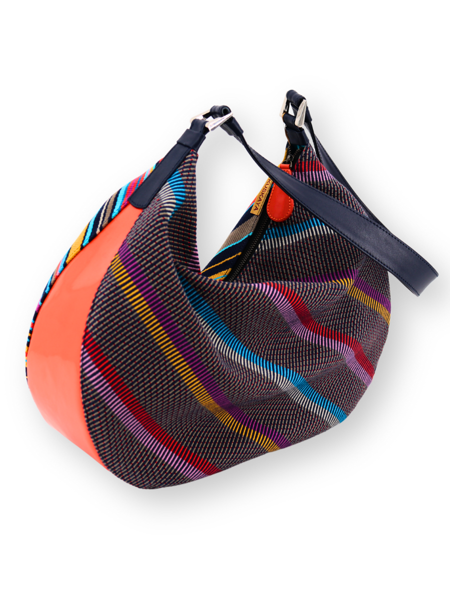 Handwoven KUSKAYA Media Luna Handbag - QIntiPeru.com