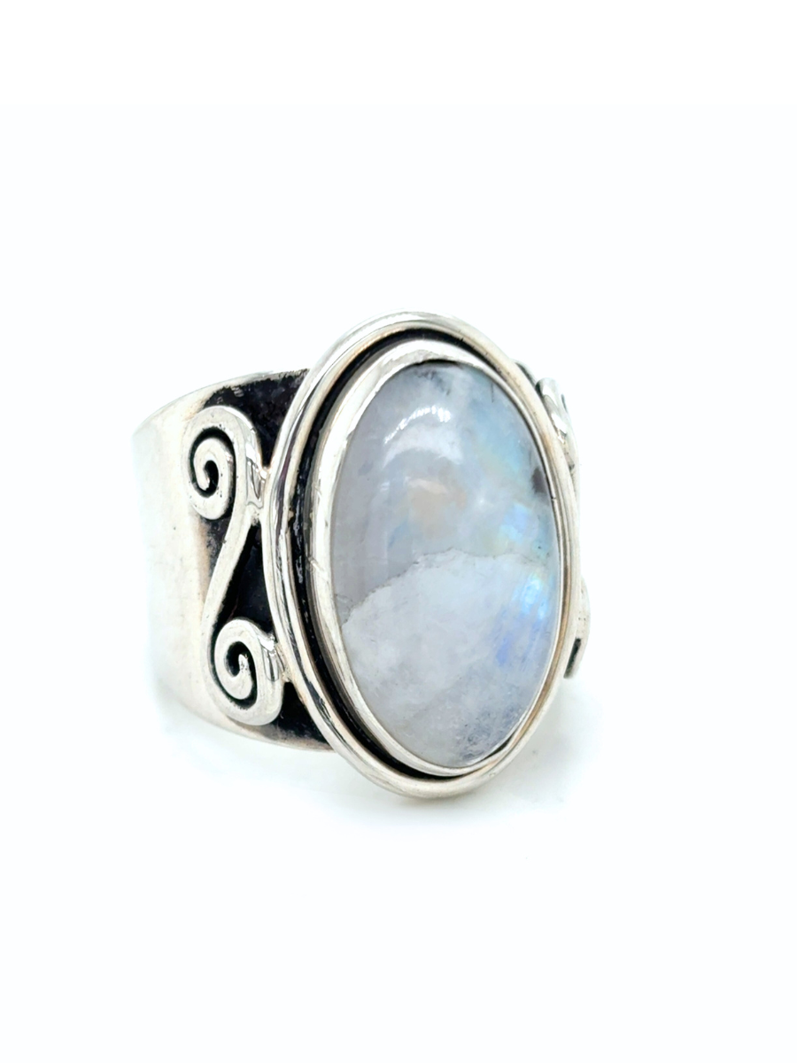 Handcrafted Sterling Silver & Rainbow Moonstone Oval Ring - QINTI The Peruvian Shop