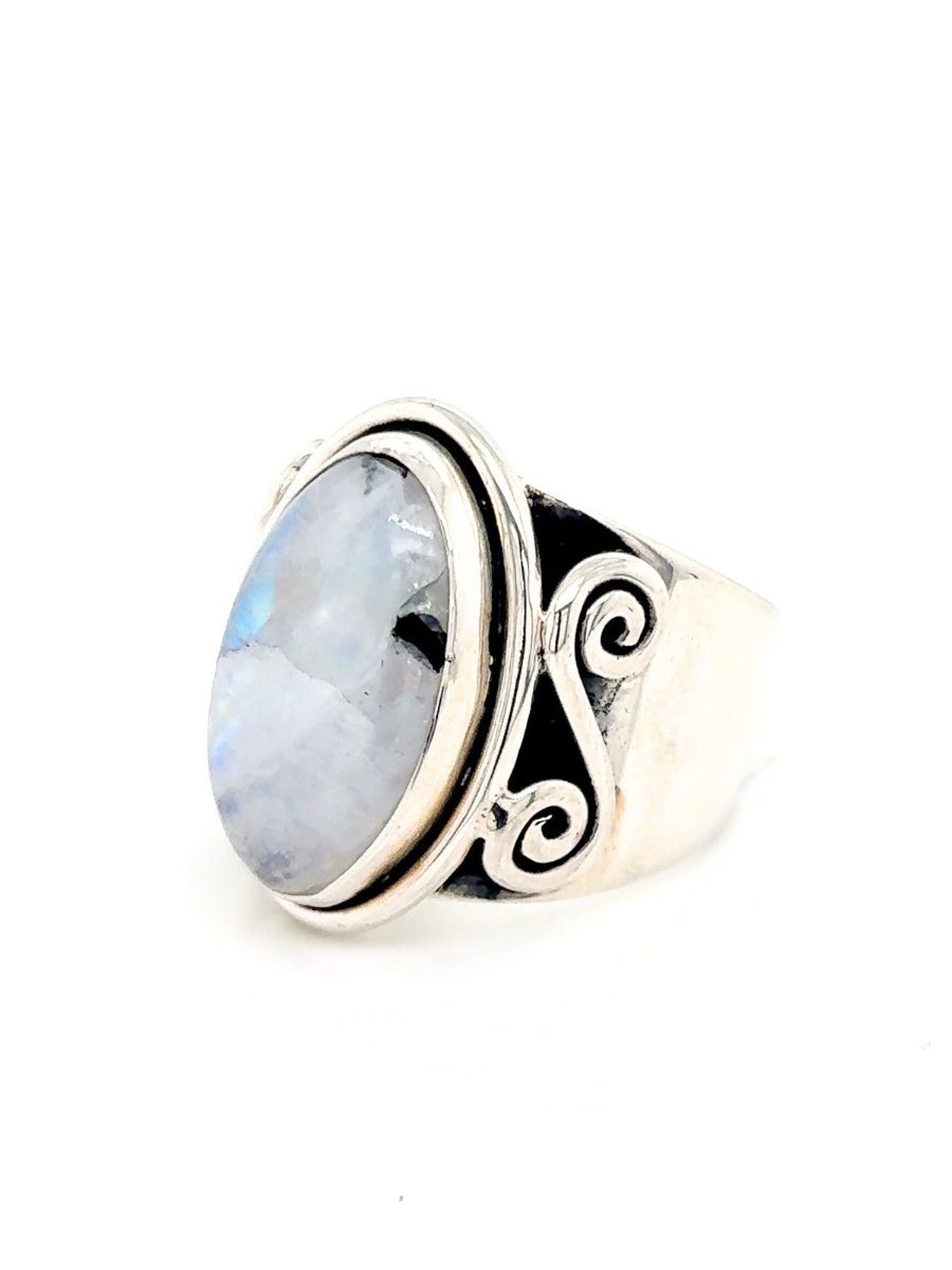 Handcrafted Sterling Silver & Rainbow Moonstone Oval Ring - QINTI The Peruvian Shop