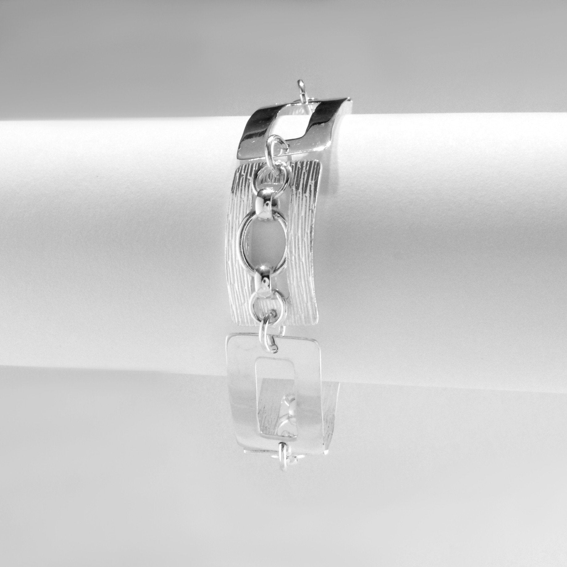 Textured Geometric Sterling Silver Bracelet - Qinti - The Peruvian Shop