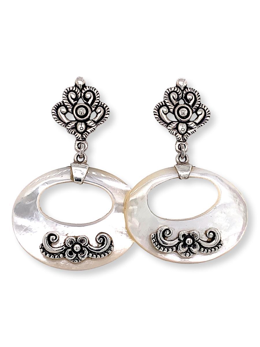 Mother-of-Pearl Oval Earrings with Flower Detail - Qinti - The Peruvian Shop