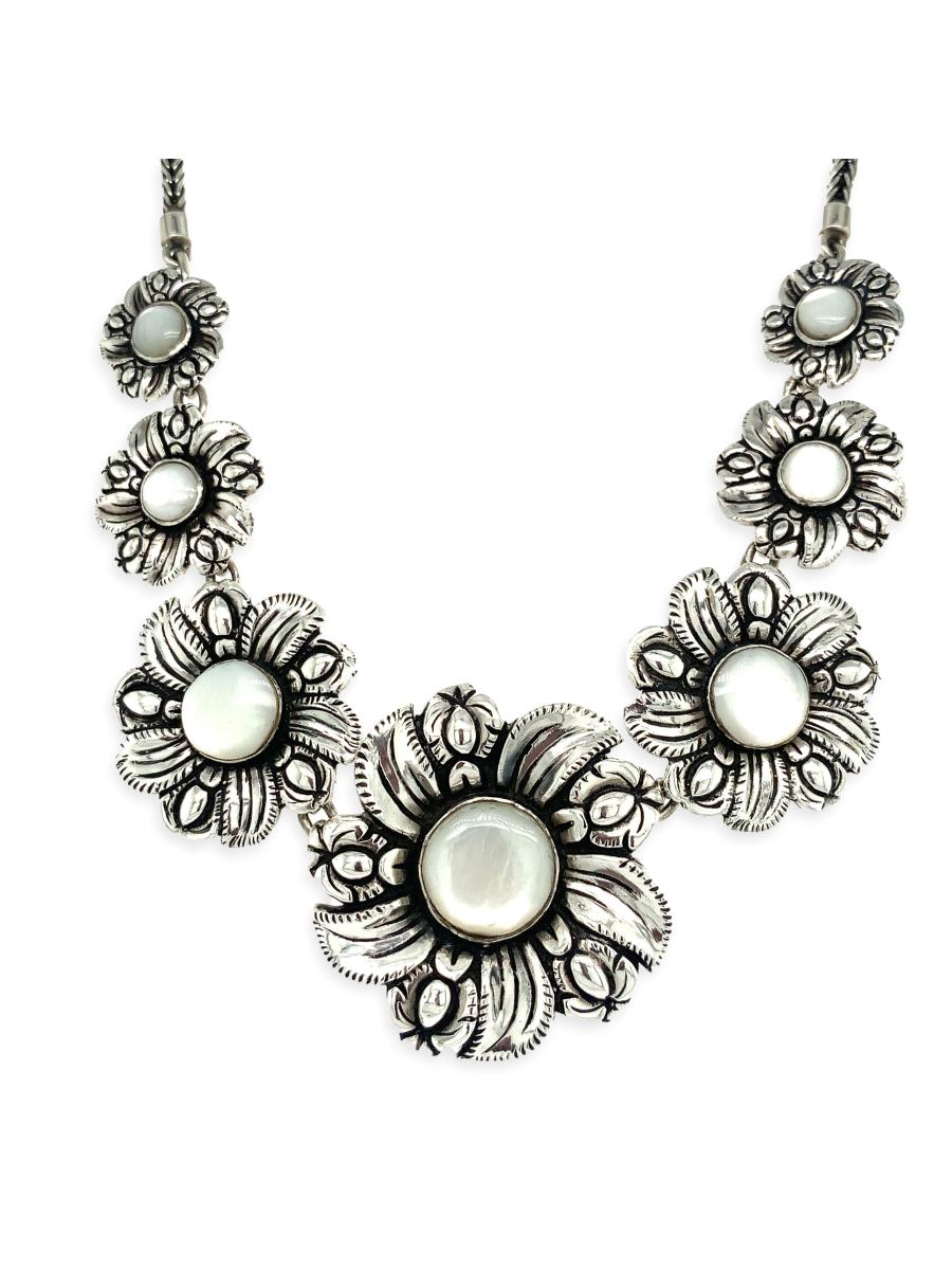 Mother-of-Pearl Colonial Flowers Necklace