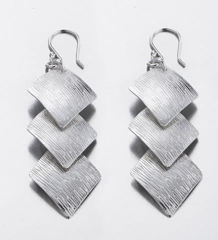 Diamond Shaped Brushed Sterling Silver Earrings - Qinti - The Peruvian Shop