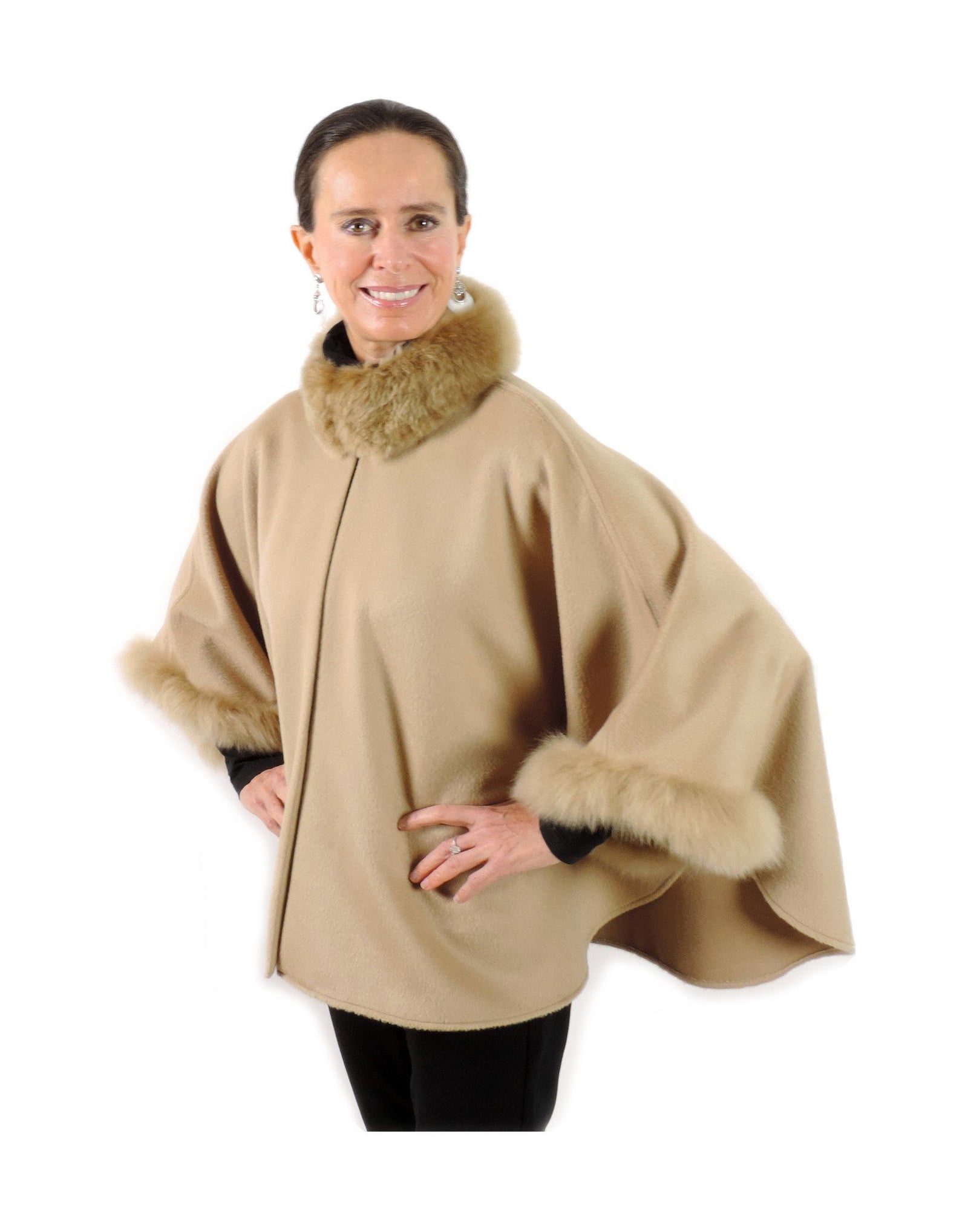 Baby Alpaca Cape with Fur Trim - Beige / Regular - Qinti - The Peruvian Shop