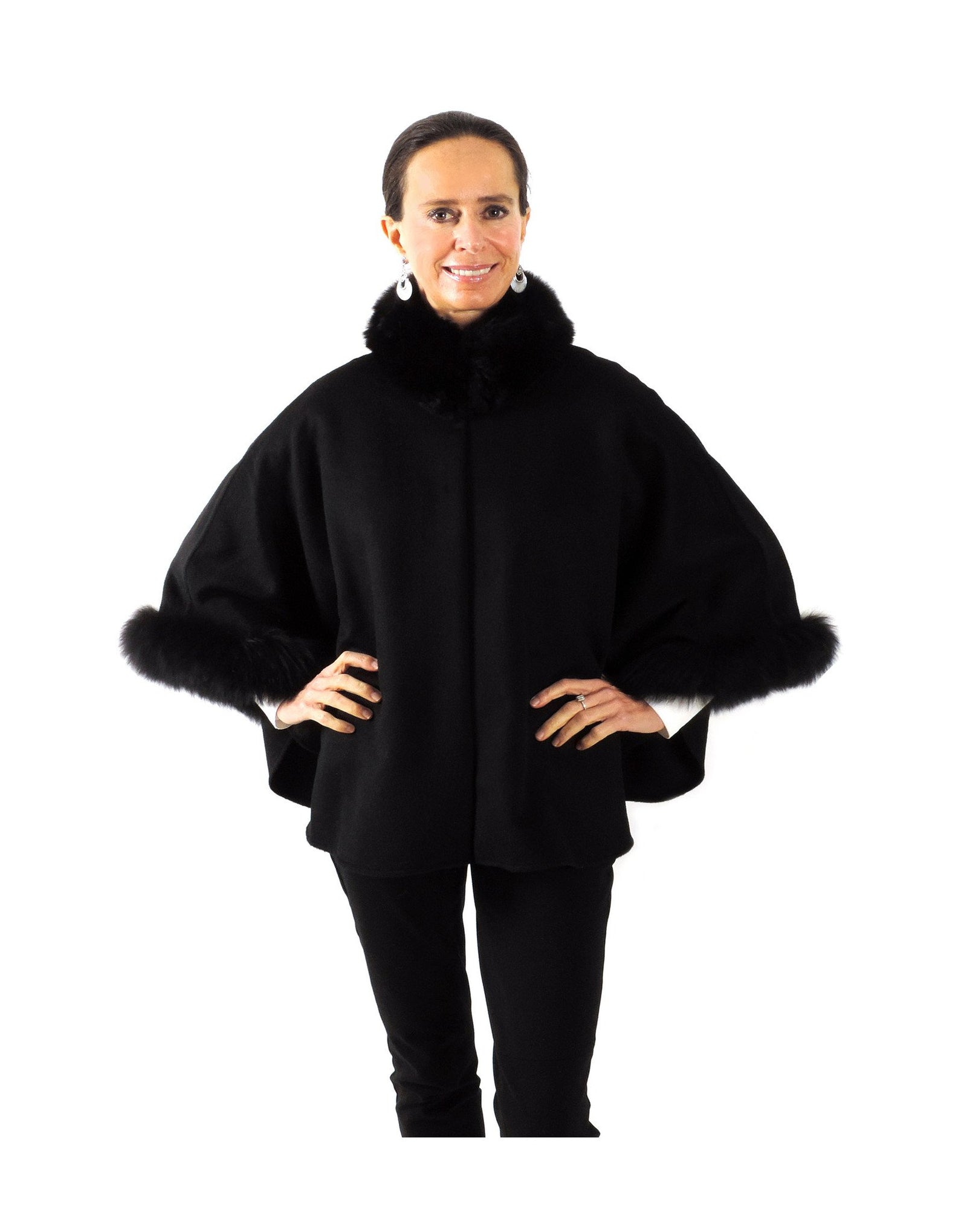 Baby Alpaca Cape with Fur Trim - Black / Regular - Qinti - The Peruvian Shop