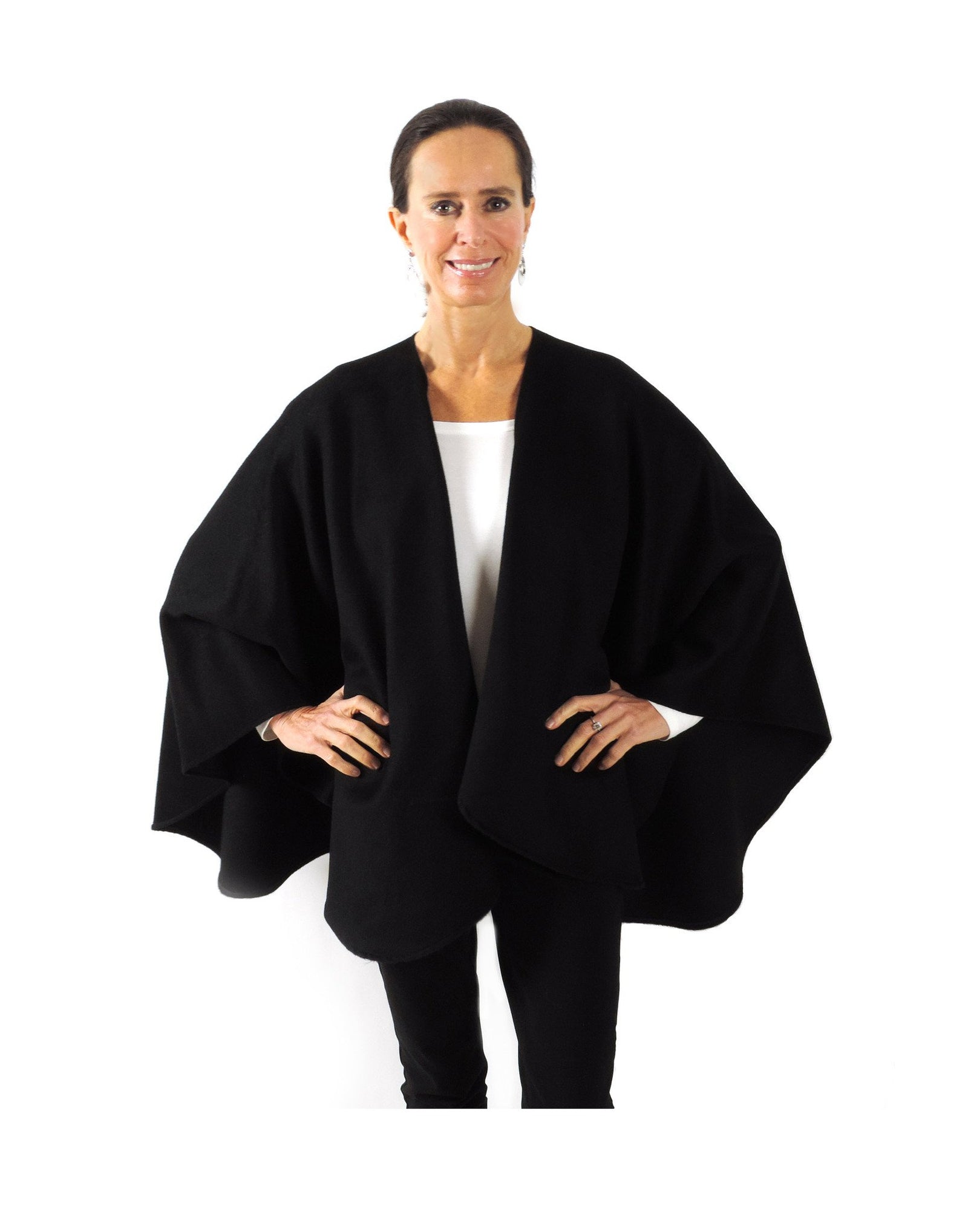 Classic Cape in Brushed Baby Alpaca - Black / Regular - Qinti - The Peruvian Shop