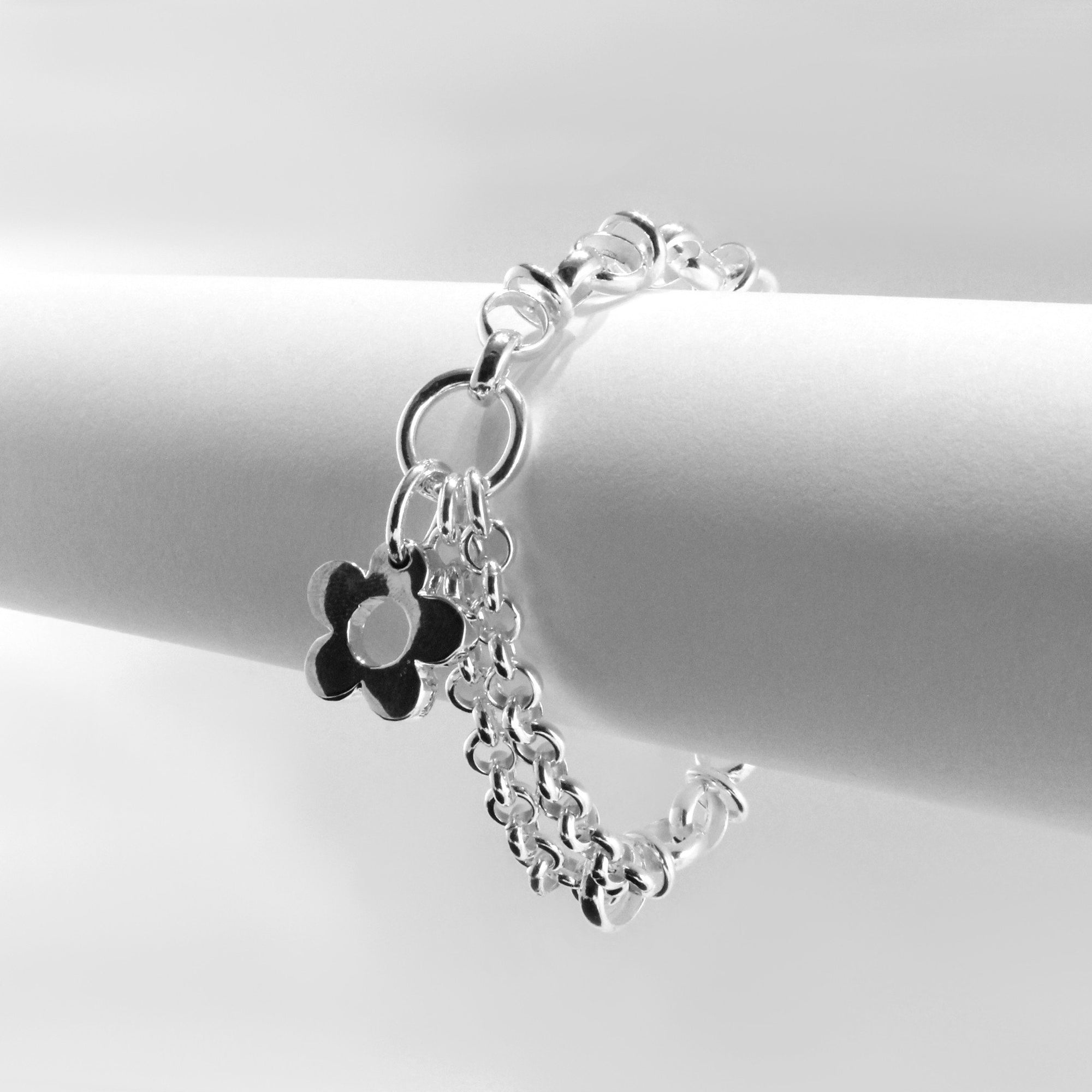 Flower Charm Sterling Silver Bracelet - Qinti - The Peruvian Shop