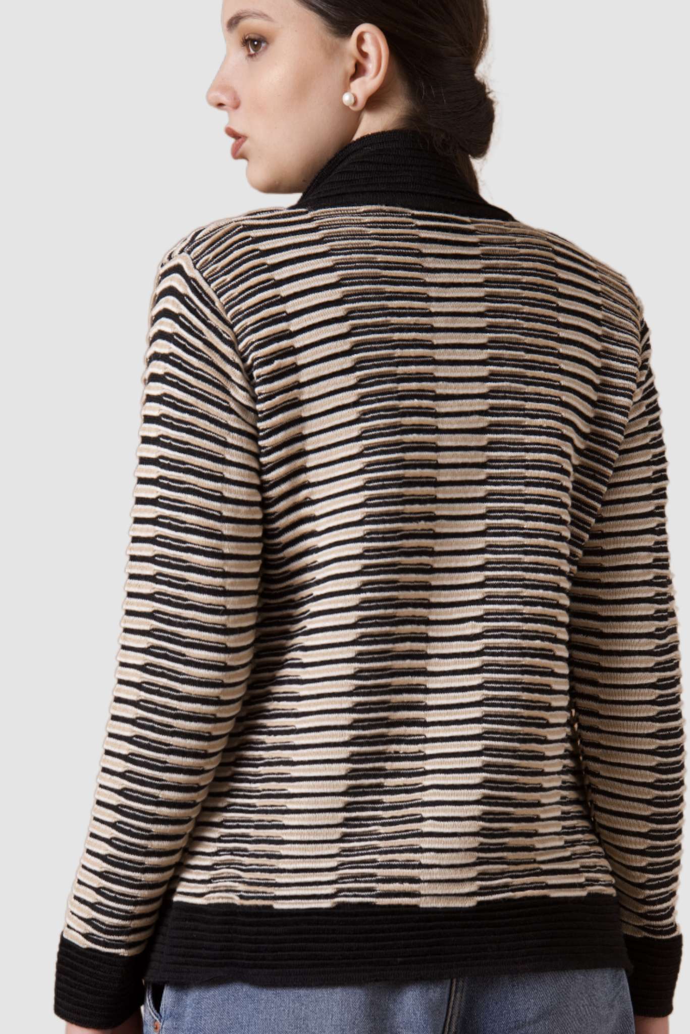 Women's Zip-Up Cardigan in Black/ Beige - Qinti - The Peruvian Shop