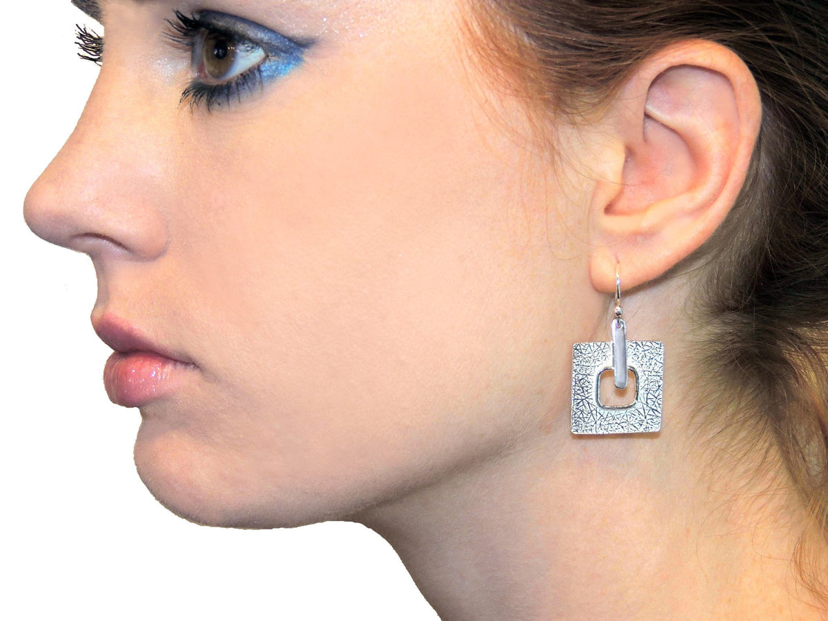 Geometric Textured Sterling Silver Earrings - Qinti - The Peruvian Shop