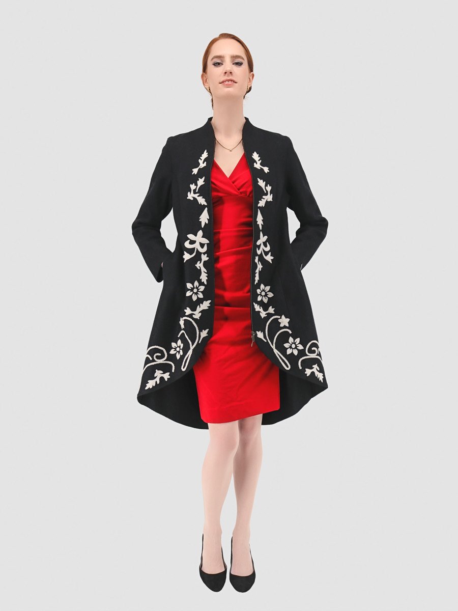Design Wool Coat in Black with White Floral Appliqué Details - Qinti - The Peruvian Shop